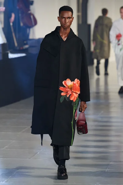Look 15